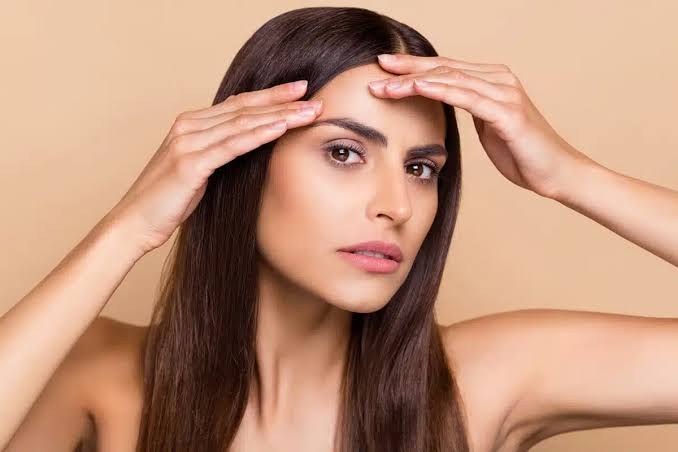عوارض شایع بوتاکس مانند قرمزی و کبودی محل تزریق